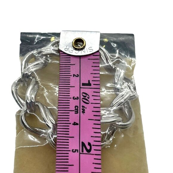 Napier Wreath Pin Brooch Silver Tone Link New on Card Vintage in Original Wrap - Picture 6 of 13